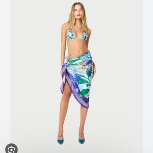 MUMA World Quandong Mirror Scarf. NWT, Sold Out